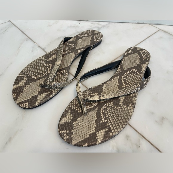 Reformation, 8, women’s gray brown and cream snakeskin print leather flip flops - Picture 1 of 5